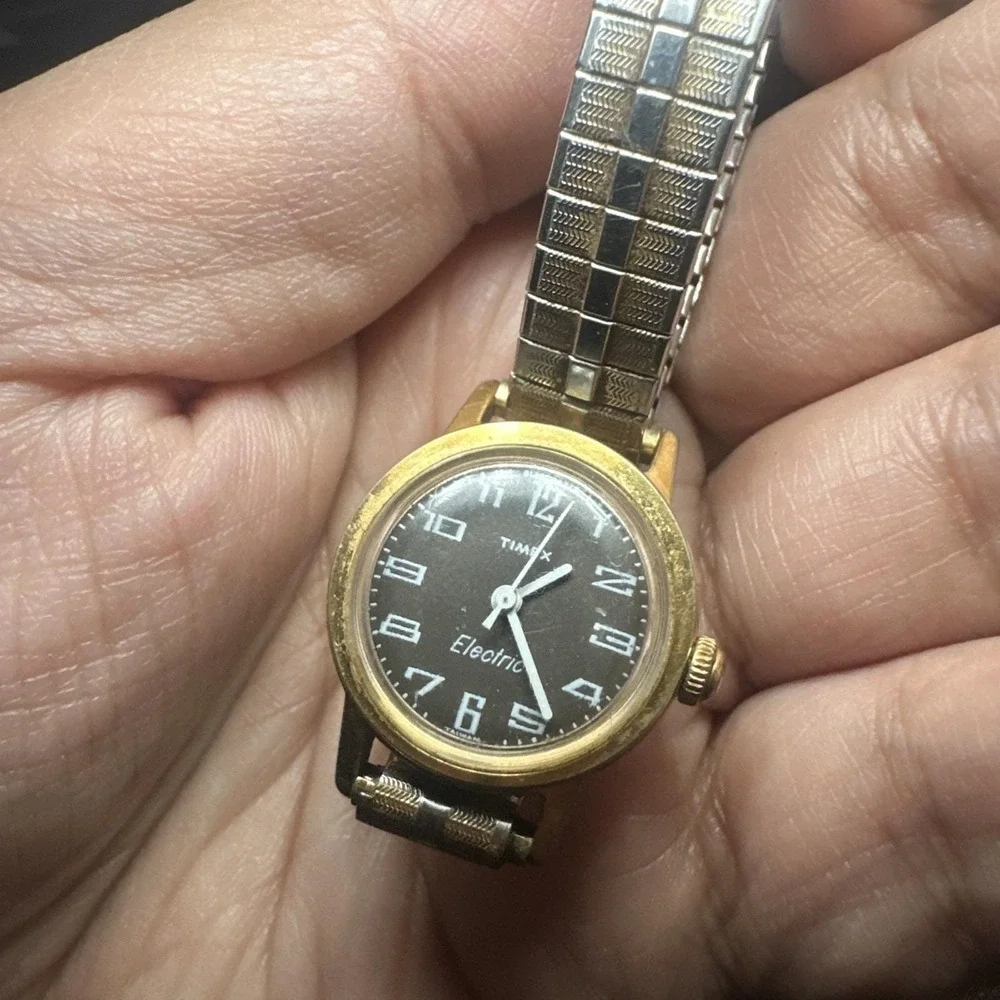 Works Vintage Timex Taiwan Brown Dial Electric Ladies Watch Quartz 23mm Fit 6.5